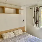 Tiny House, Mobilhome 6 Personnes Au Port De Camping