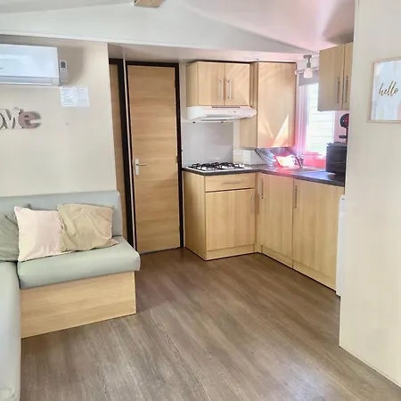 Camping Tiny House, Mobilhome 6 Personnes Au Port De Vendres