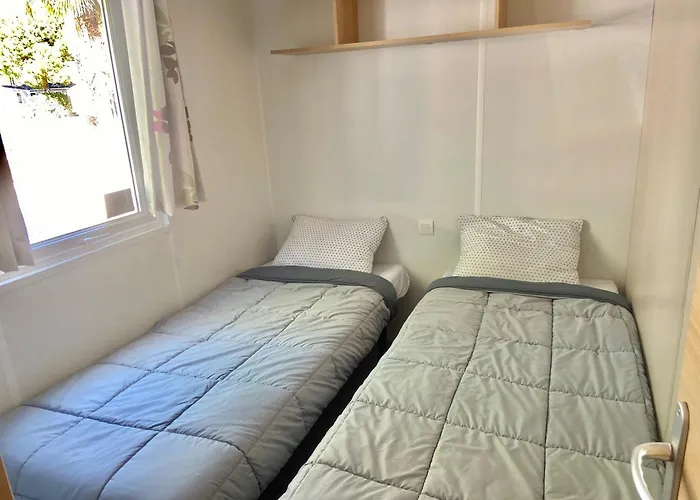 Tiny House, Mobilhome 6 Personnes Au Port De *